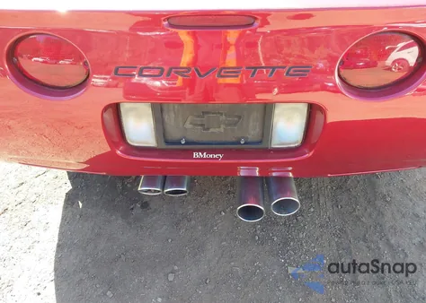 2002 Chevrolet Corvette z USA, uszkodzony, nr VIN 1G1YY32G125131329